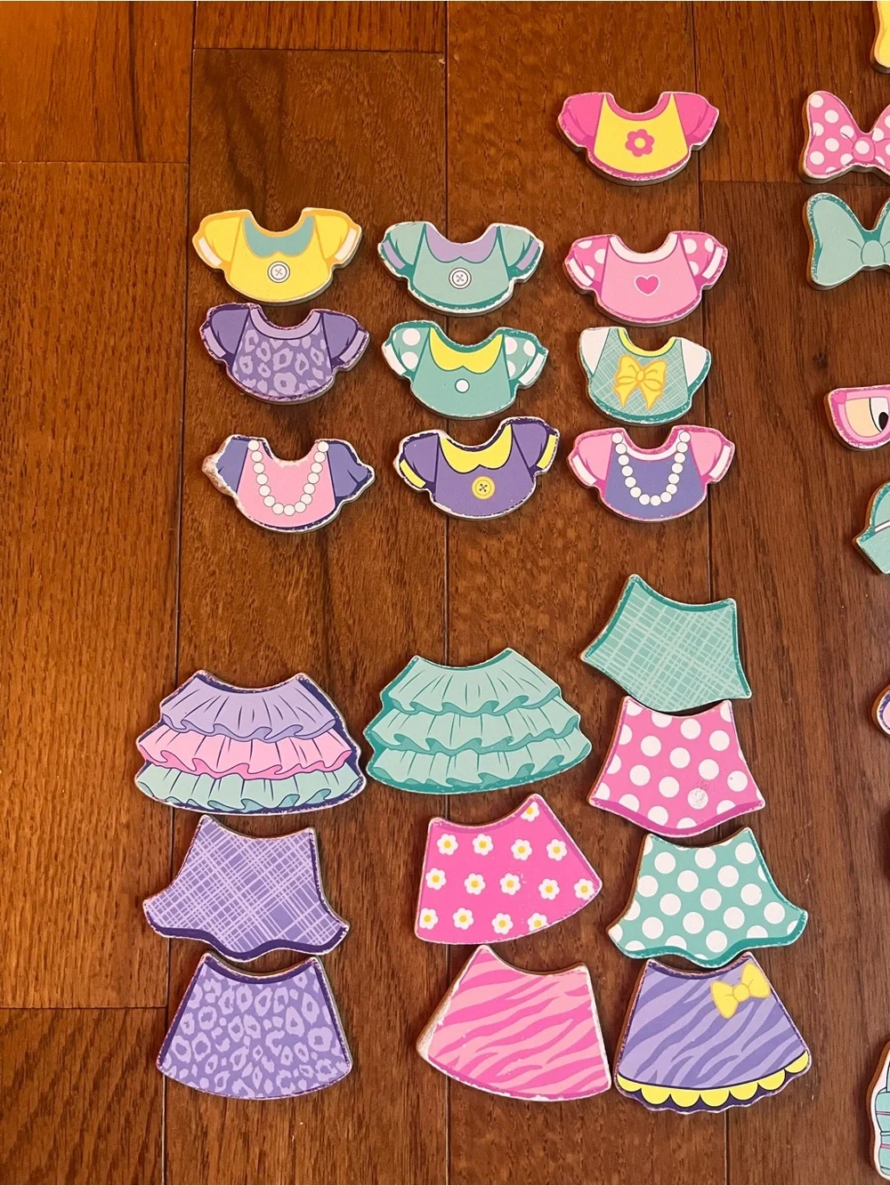 Melissa & Doug Minnie & Daisy Magnetic Dress-Up Set - Pink, Purple, Yellow, Teal